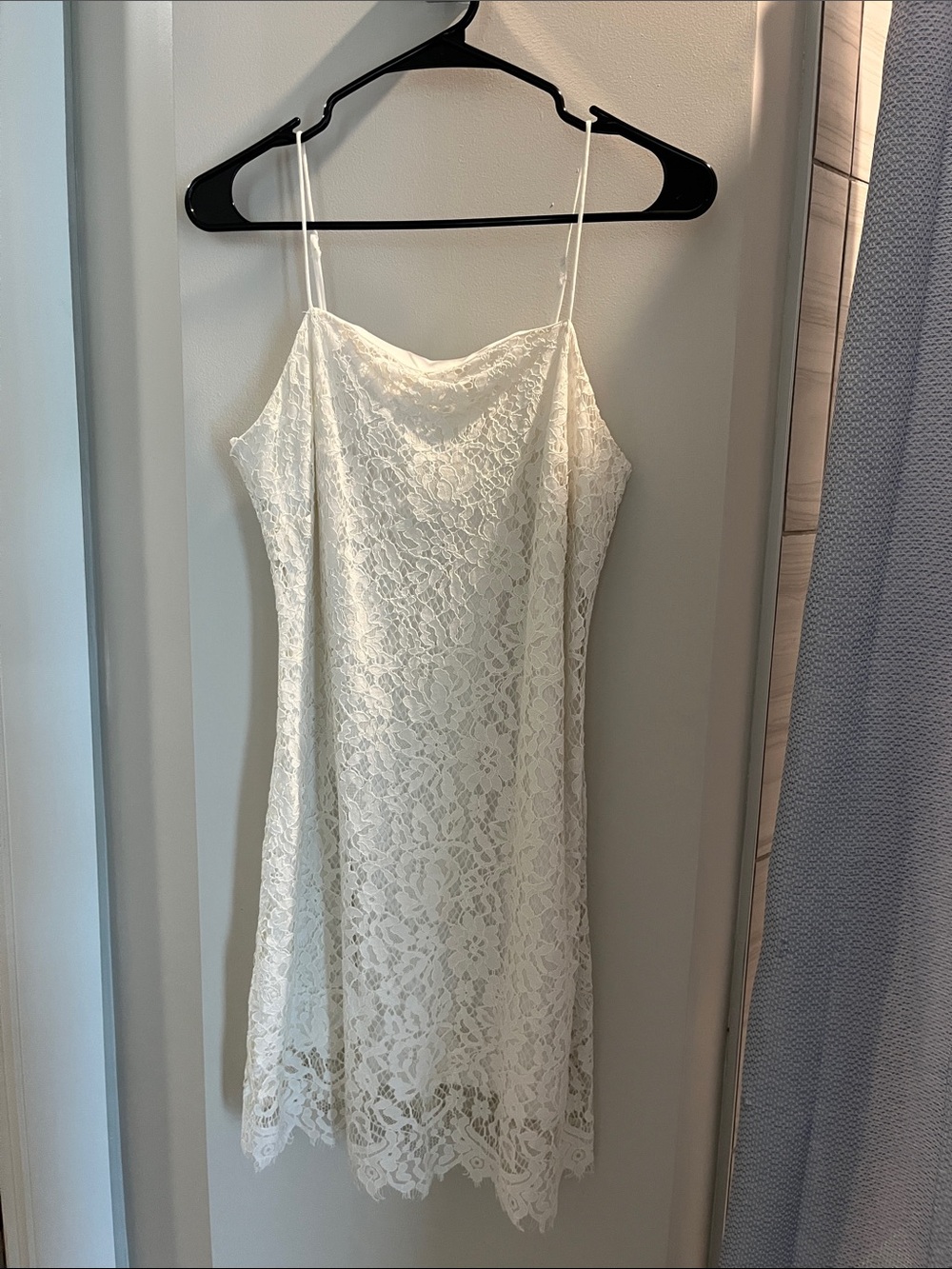 miami White Lace Slip Mini Dress with Spaghetti Straps